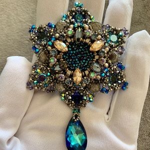 HANDMADE Brooch. THE STAR.